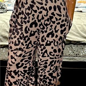 Super comfy jumpsuit with pockets!
